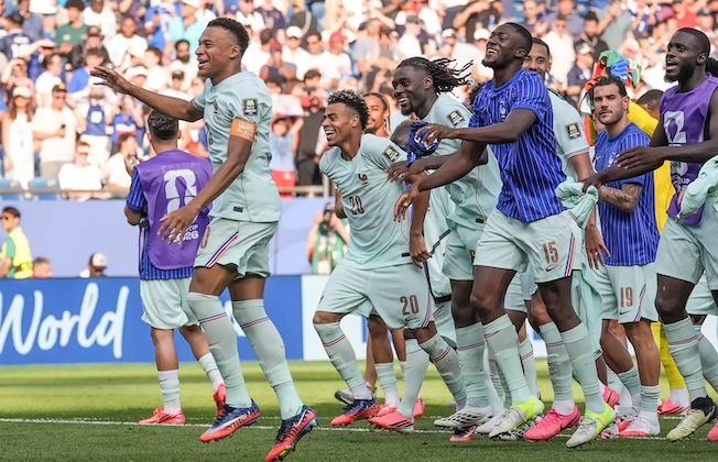 RUGBY ET FOOT – Coqs en demies du Mondial. Bleus contre Wallabies